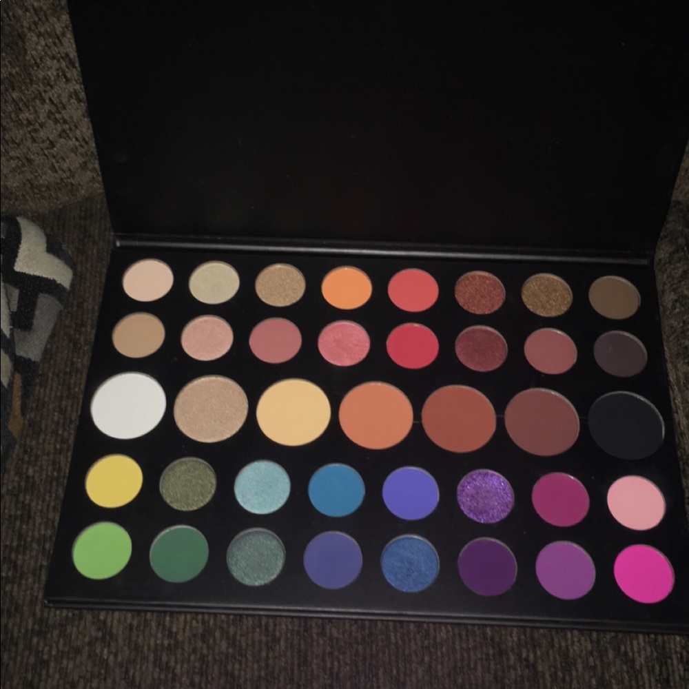 Makeup bundle! - Picture 7 of 8